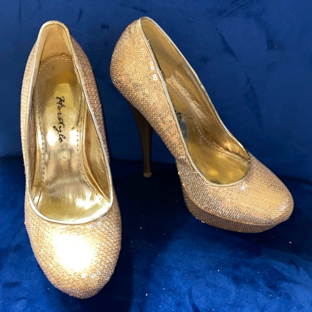 Heritage Gold Sequin Platform Heels sz 6